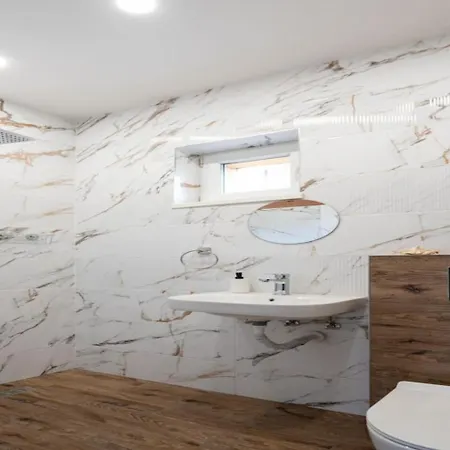 Cozy 1bdr In Ideal Center Lejlighed *
